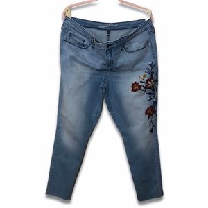 Universal Thread embroidered jeans